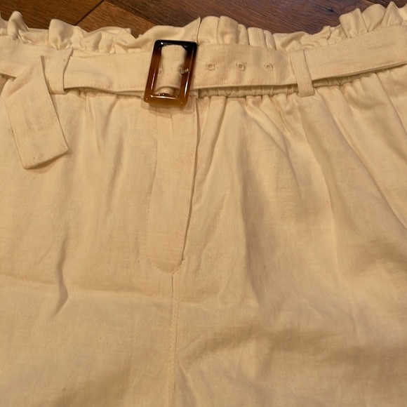 🌟HP🌟The Limited White Short - Picture 2 of 5